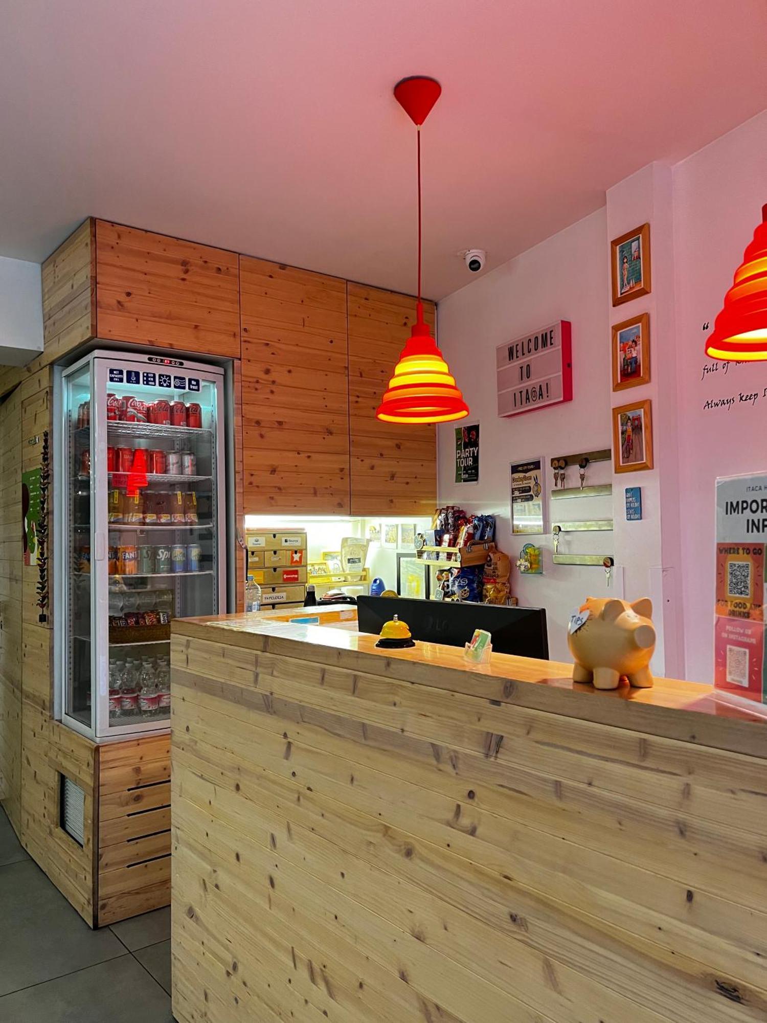 Itaca Hostel برشلونة المظهر الخارجي الصورة