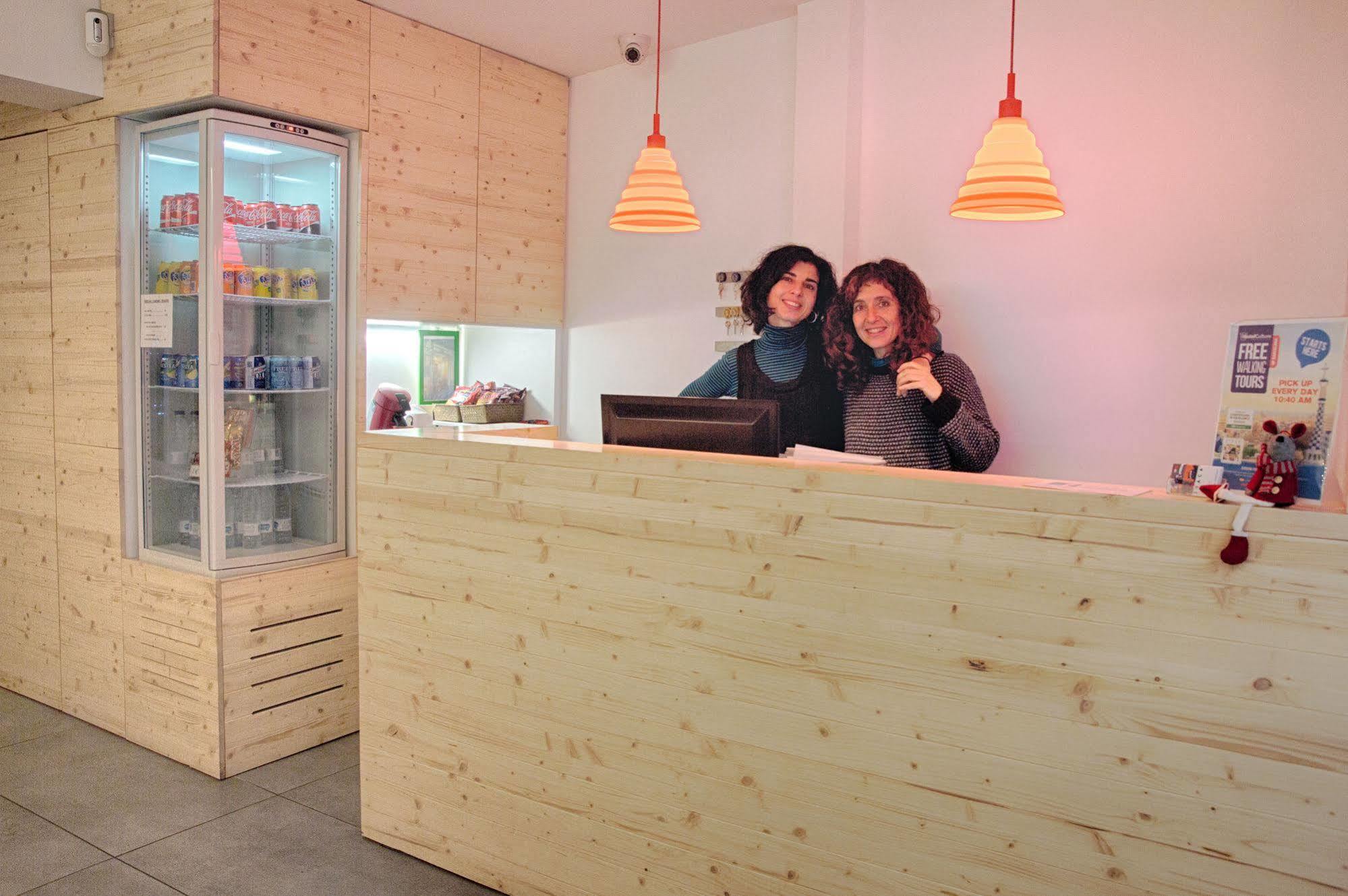 Itaca Hostel برشلونة المظهر الخارجي الصورة